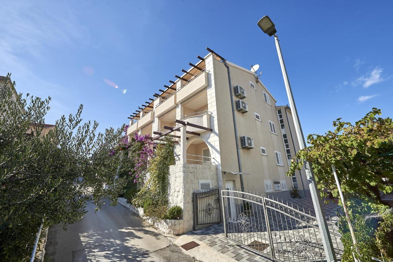 Apartments With A Parking Space Mavarstica, Ciovo - 17803 Трогір Екстер'єр фото
