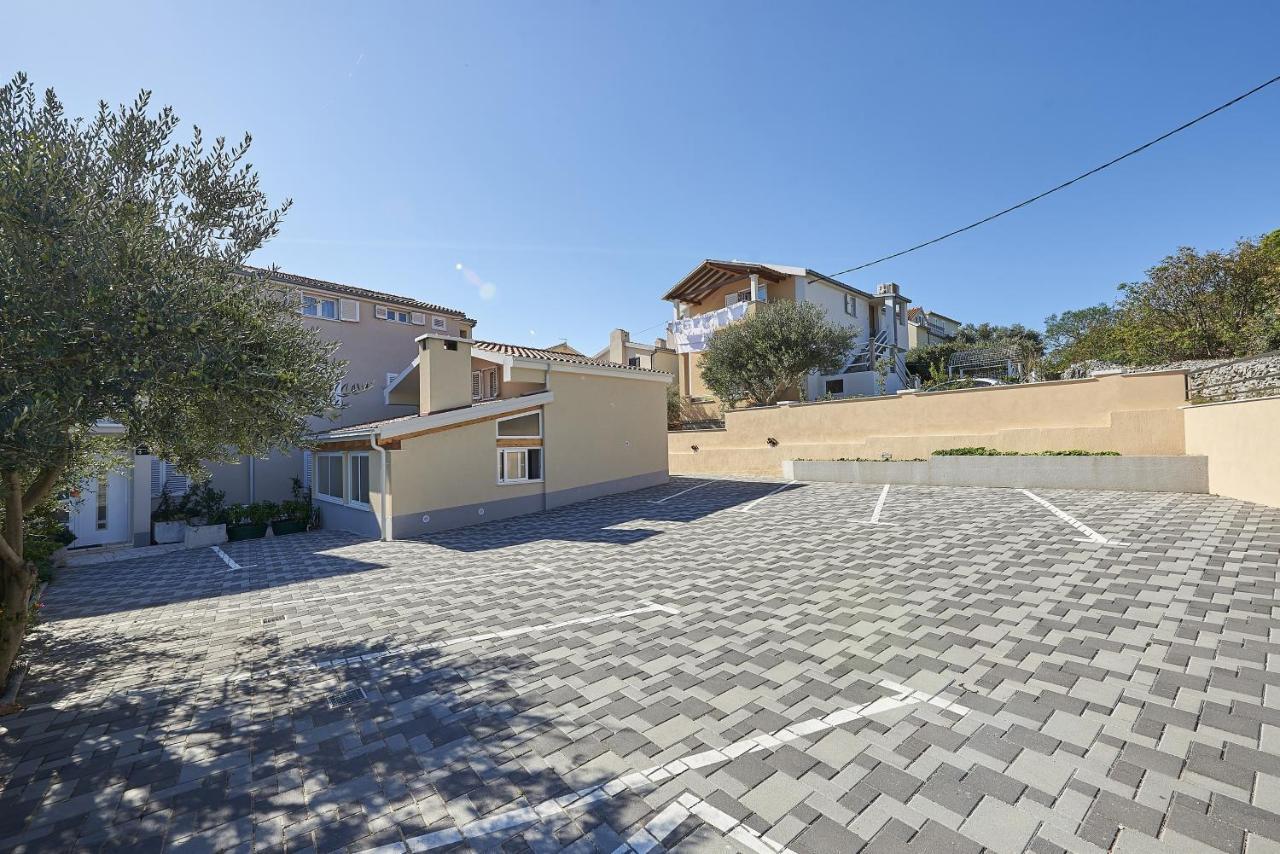 Apartments With A Parking Space Mavarstica, Ciovo - 17803 Трогір Екстер'єр фото