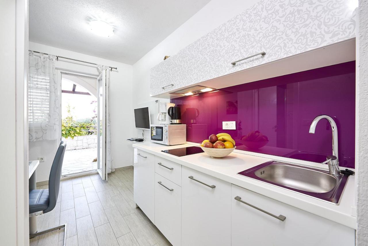 Apartments With A Parking Space Mavarstica, Ciovo - 17803 Трогір Екстер'єр фото