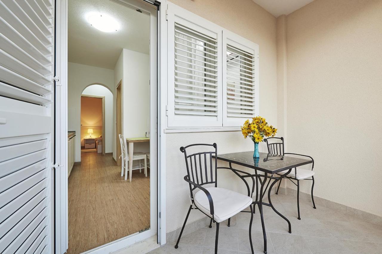 Apartments With A Parking Space Mavarstica, Ciovo - 17803 Трогір Екстер'єр фото